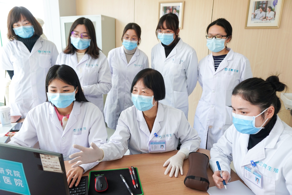 在岩缝里开出花:15年9次试管失败,到江湾一次成功,40岁的她终圆求子梦 在岩缝里开出花:15年9次试管失败,到江湾一次成功,40岁的她终圆求子梦